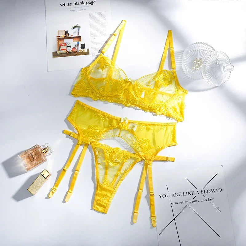 Lingerie Éveil Doré  : Lingerie Jaune Charme et Finesse